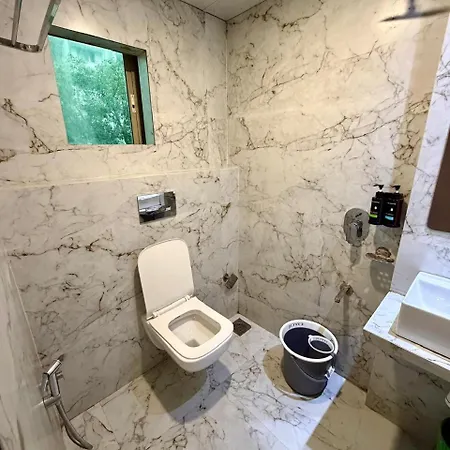 Classy Comfort Malad Near Dna Hospital 2*