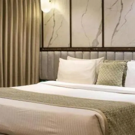 Tunga International Hotel 3*