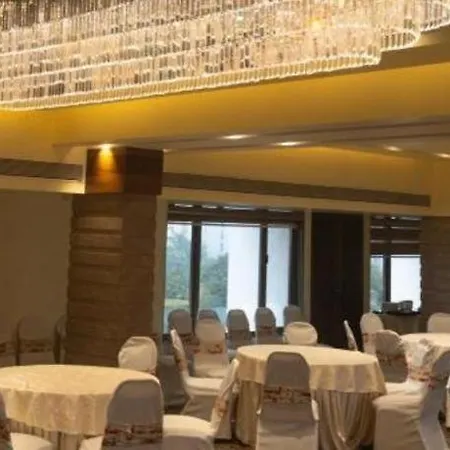Tunga International 3*