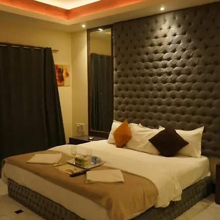 Hotel - New Versova Mumbai