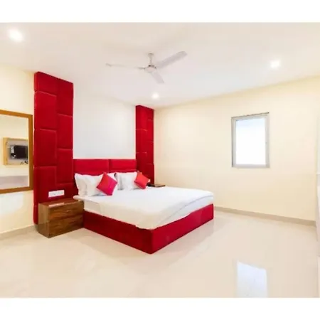 - New Versova Hotel 3*