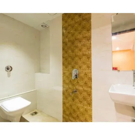 - New Versova Hotel Mumbai