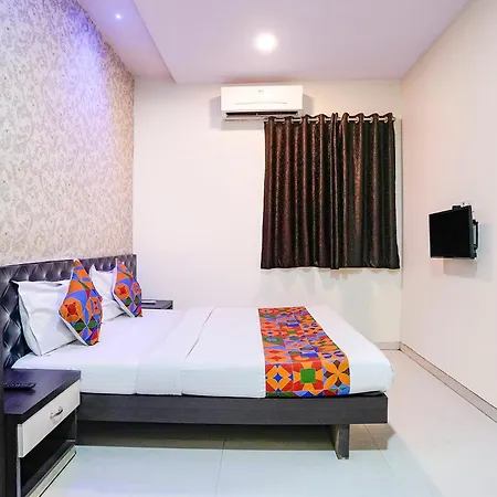 Hotel Fabhotel Marvey Residency 3*