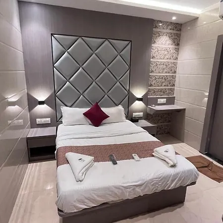 Abrol 3* Mumbai