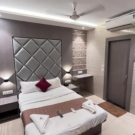 Abrol Hotel