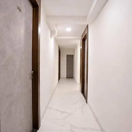 Byland International Andheri Hotel