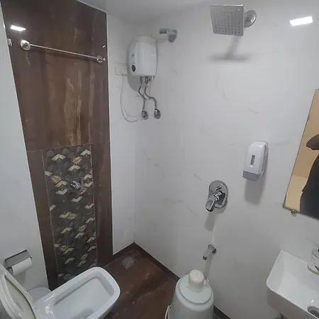 Hotel Elvis 2*