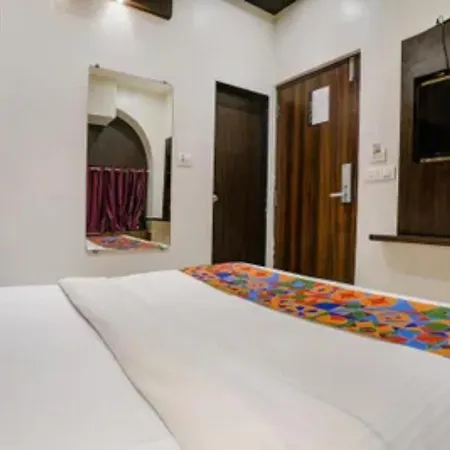Hotel Fabhotel Bd Colaba 3*