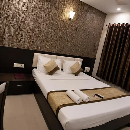 Hotel Airport International - Near Airport , Bkc Visa Consulate, Jio Convention Center