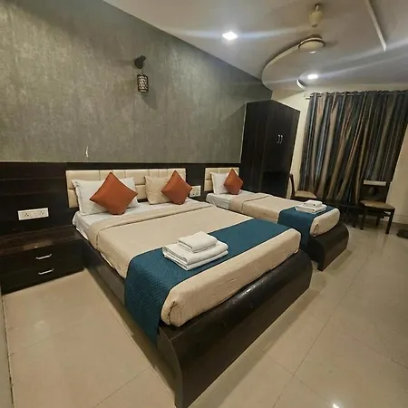 Luxury Addoree Palace - Near Airport Hotel