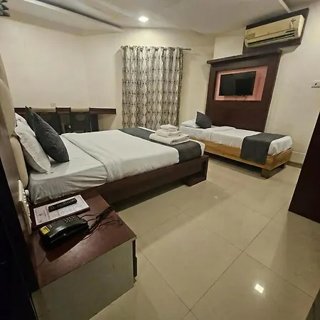 Luxury Addoree Palace - Near Airport Hotel 3*