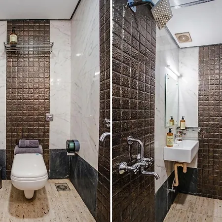 Luxury Addoree Palace - Near Airport 3*