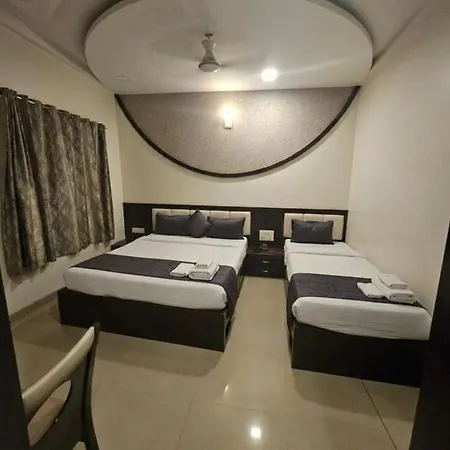 Luxury Addoree Palace - Near Airport Hotel