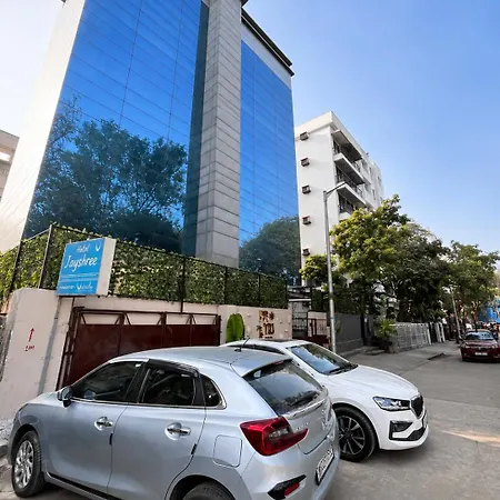 Glitz Jayshree- Nr Airport Hotel 3*