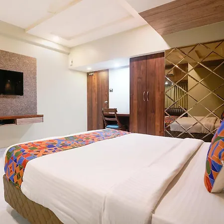 Hotel Fabhotel Prasad International 2*