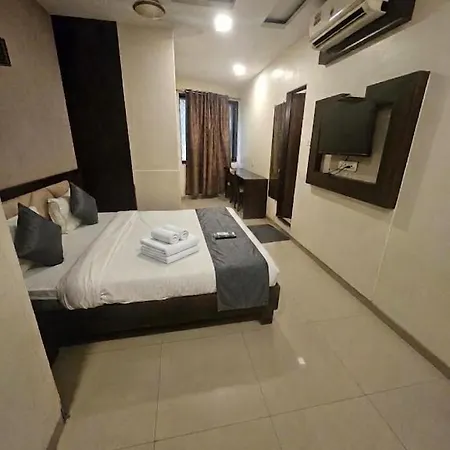 Luxury Addoree Palace - Near Airport Hotel