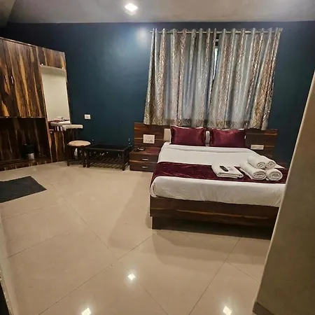 Hotel Luxury Addoree Palace - Near Airport