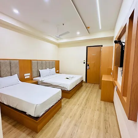 Hotel Breeze Bay Bkc - Near Us Embassy 3*