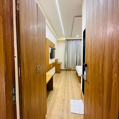 Breeze Bay Bkc - Near Us Embassy 3* Mumbai