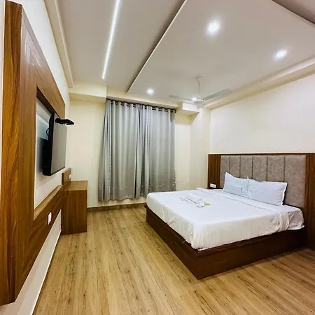 Breeze Bay Bkc - Near Us Embassy 3*