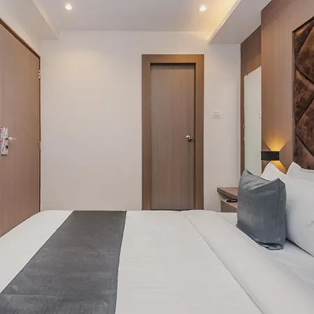 Hotel Zillion International Near Us Consulate B K C Near Airport 3*