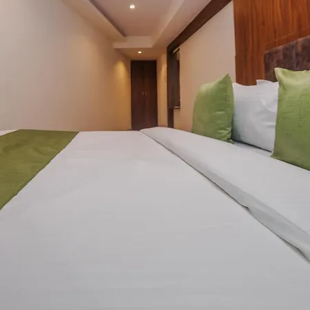 Hotel Zillion International Near Us Consulate B K C Near Airport 3*