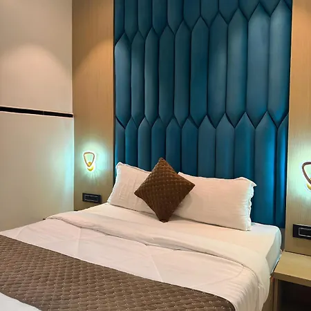Hotel Travellers Near Mumbai