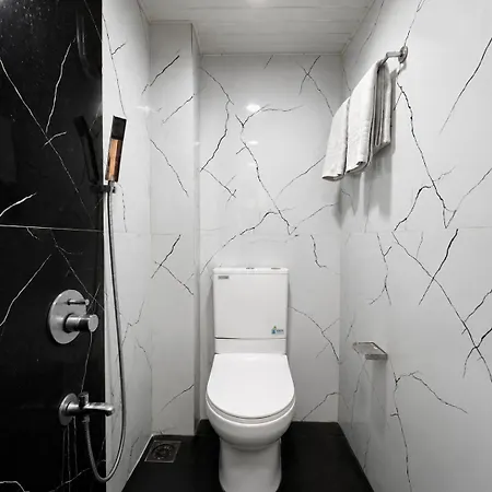 Platinum Hotel *