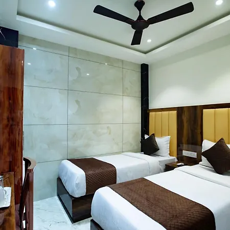 Brown Luxury Near Us Consulate Bkc 3* Mumbai