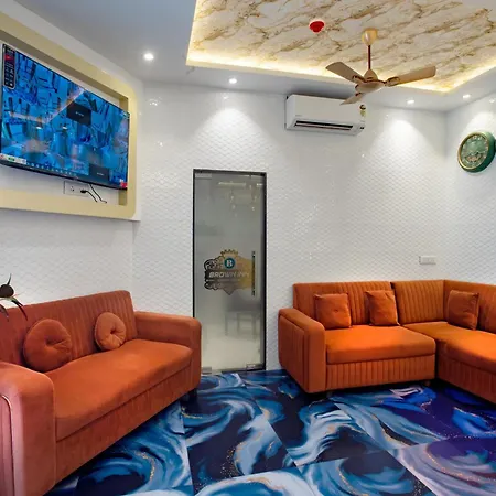 Brown Luxury Near Us Consulate Bkc 3*