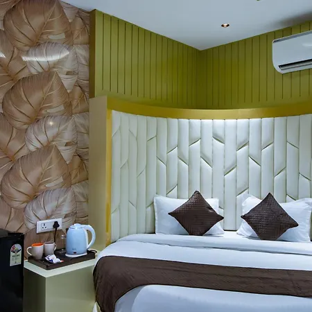 Brown Luxury Near Us Consulate Bkc Mumbai