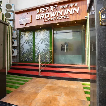 Brown Luxury Near Us Consulate Bkc Hotel 3*