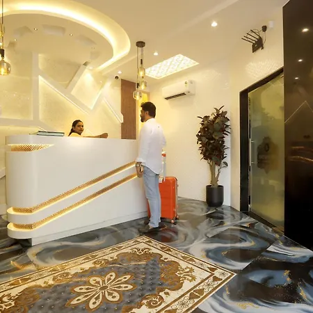 Hotel Brown Luxury Near Us Consulate Bkc 3*