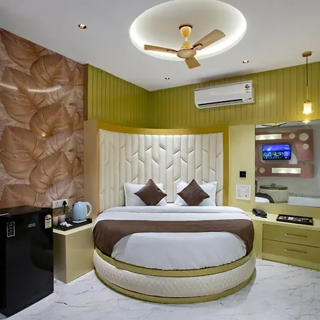 Brown Luxury Near Us Consulate Bkc 3*