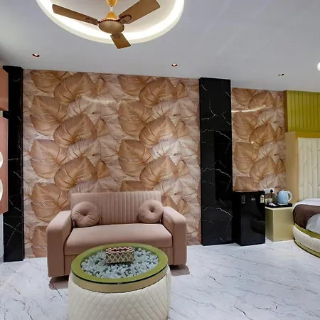 Hotel Brown Luxury Near Us Consulate Bkc Mumbai