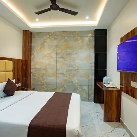 Brown Luxury Near Us Consulate Bkc 3* Mumbai