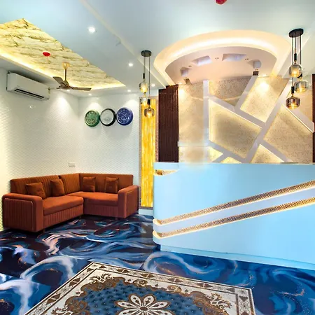 Hotel Brown Luxury Near Us Consulate Bkc 3*