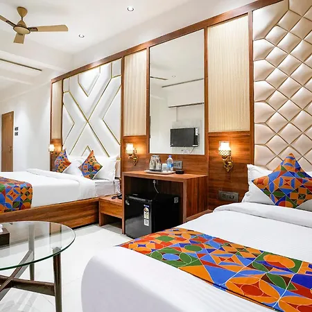 Hotel Fabhotel Status Residency