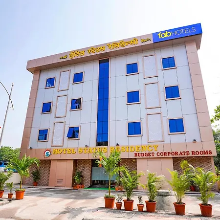 Hotel Fabhotel Status Residency