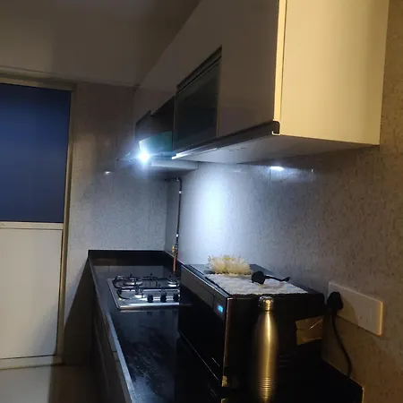 2bhk Luxurious Near Bkc Hotel