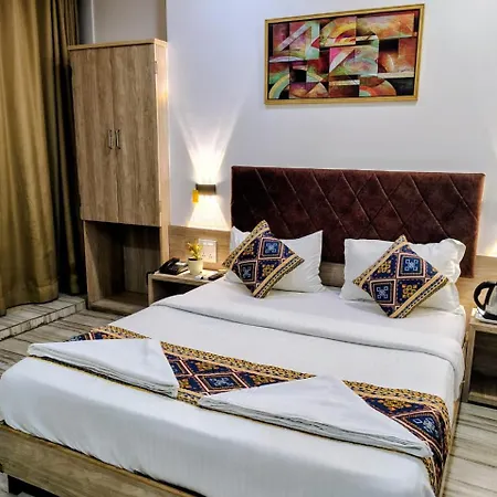 Hotel Square International 5*