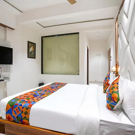Fabhotel Status Residency Hotel 3*