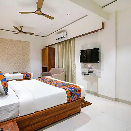 Fabhotel Status Residency Hotel 3*