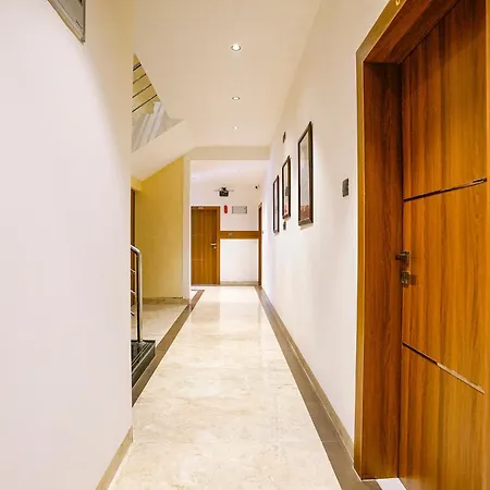 Hotel Fabhotel Status Residency