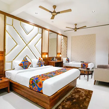 Fabhotel Status Residency Hotel 3*