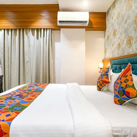 Hotel Fabhotel Status Residency 3*