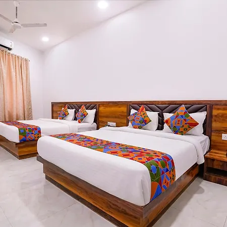 Fabhotel Elvis International 3*