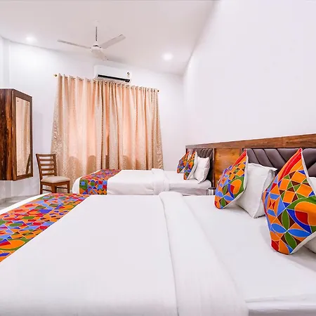 Hotel Fabhotel Elvis International