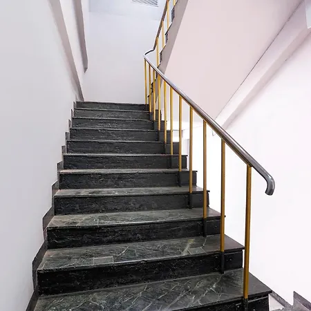 Fabhotel Elvis International Hotel 3*