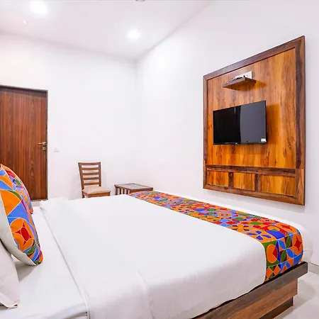 Fabhotel Elvis International 3*
